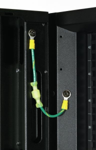 RACK:NetShelter SX 42U w/sides Black