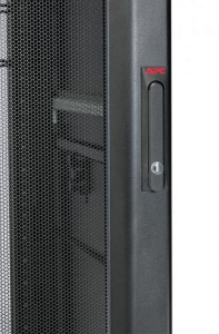 RACK:NetShelter SX 42U w/sides Black