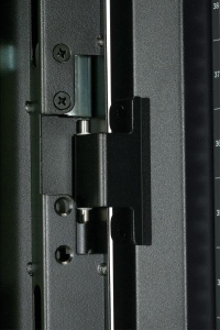 RACK:NetShelter SX 42U w/sides Black