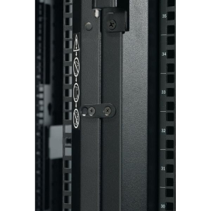 RACK:NetShelter SX 42U w/sides Black