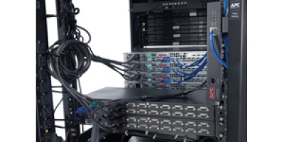 ACC :KVM switch/8 Port