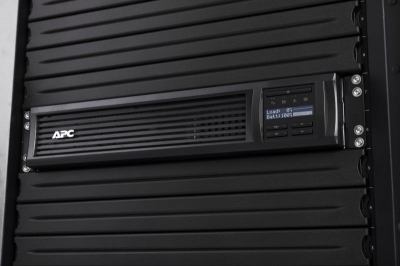 APC Smart-UPS 1500VA LCD RM 2U 230V SC